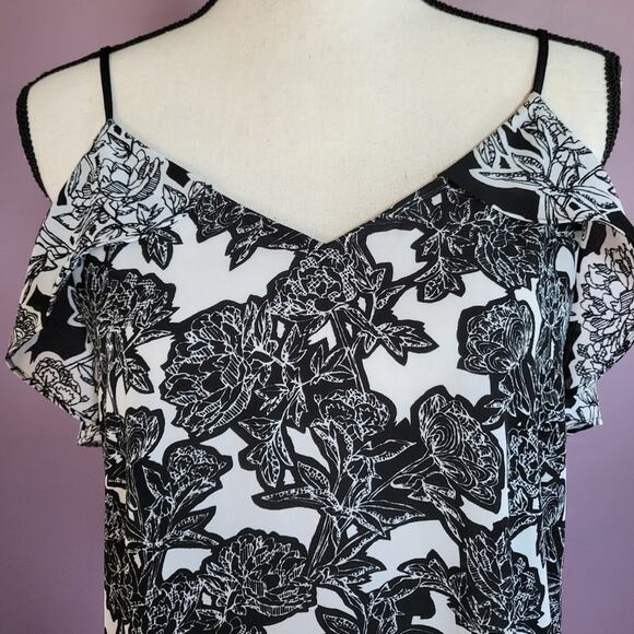 Express Black & White Floral Chiffon Ruffle Flounce Open Back Camisole Blouse - Picture 2 of 16